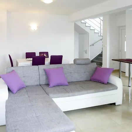 Lavanda - Srd460 By Interhome